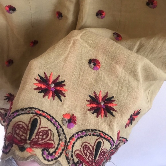 SOLD Free people embroidered floral olive romper size 2 - Picture 7 of 10